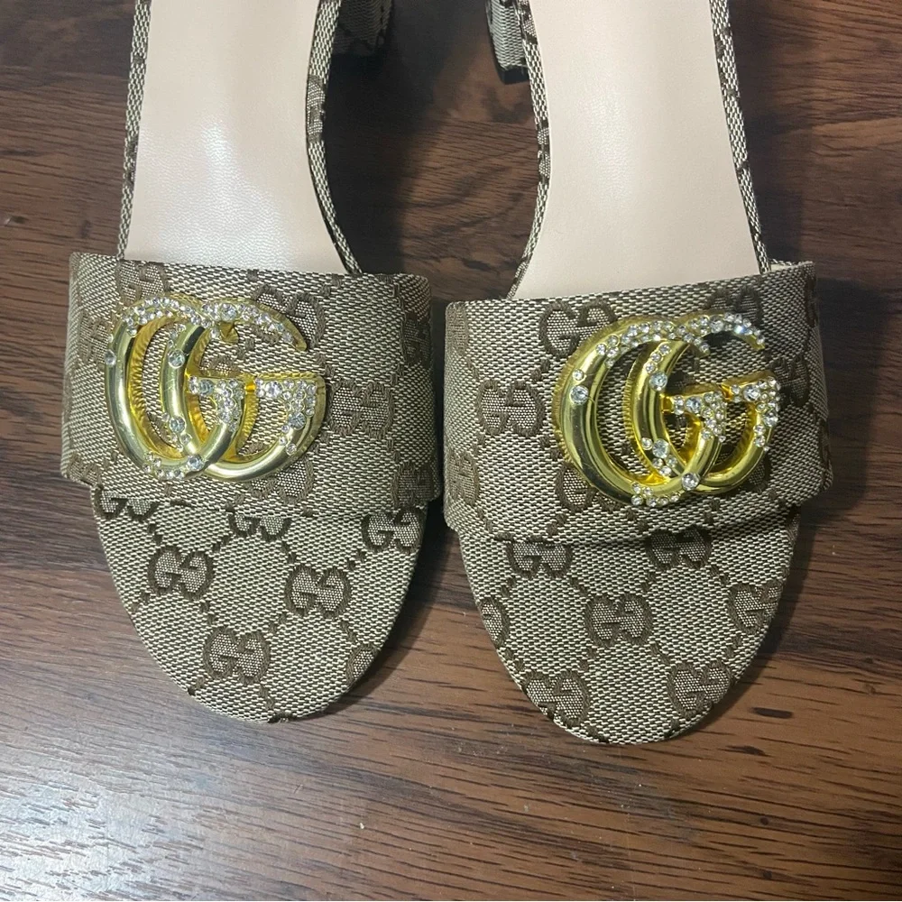 Gucci Women's Beige Slide Sandals - Picture 5 of 6